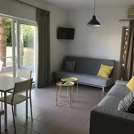 Apartment Kleanthi *