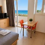 Kleanthi *